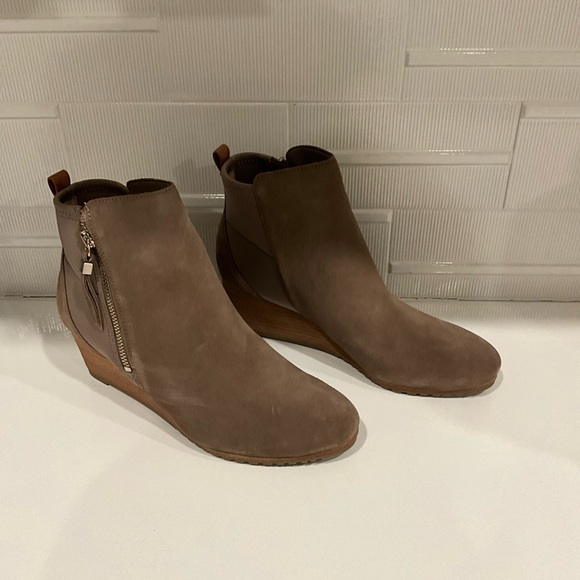 Dr. Scholl’s Countdown Wedge Bootie Women’s, Size 8.5M , Taupe Grey - New - Picture 2 of 9